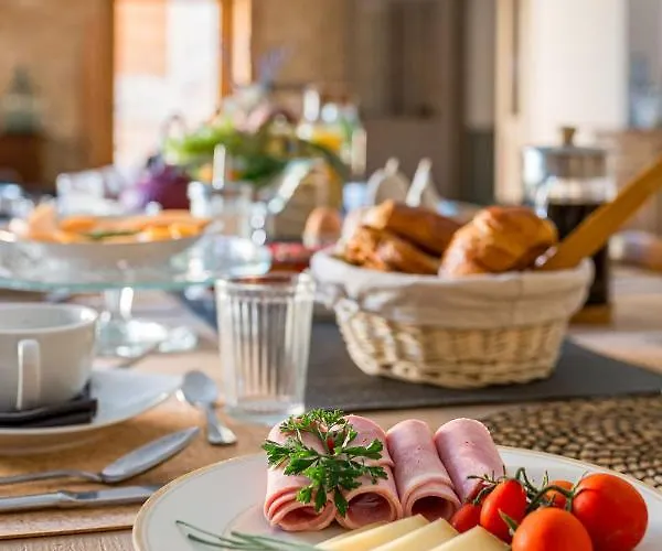 Maison De Pagneux Couette-café 3*
