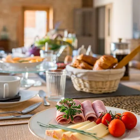 Maison De Pagneux Bed & Breakfast 3*